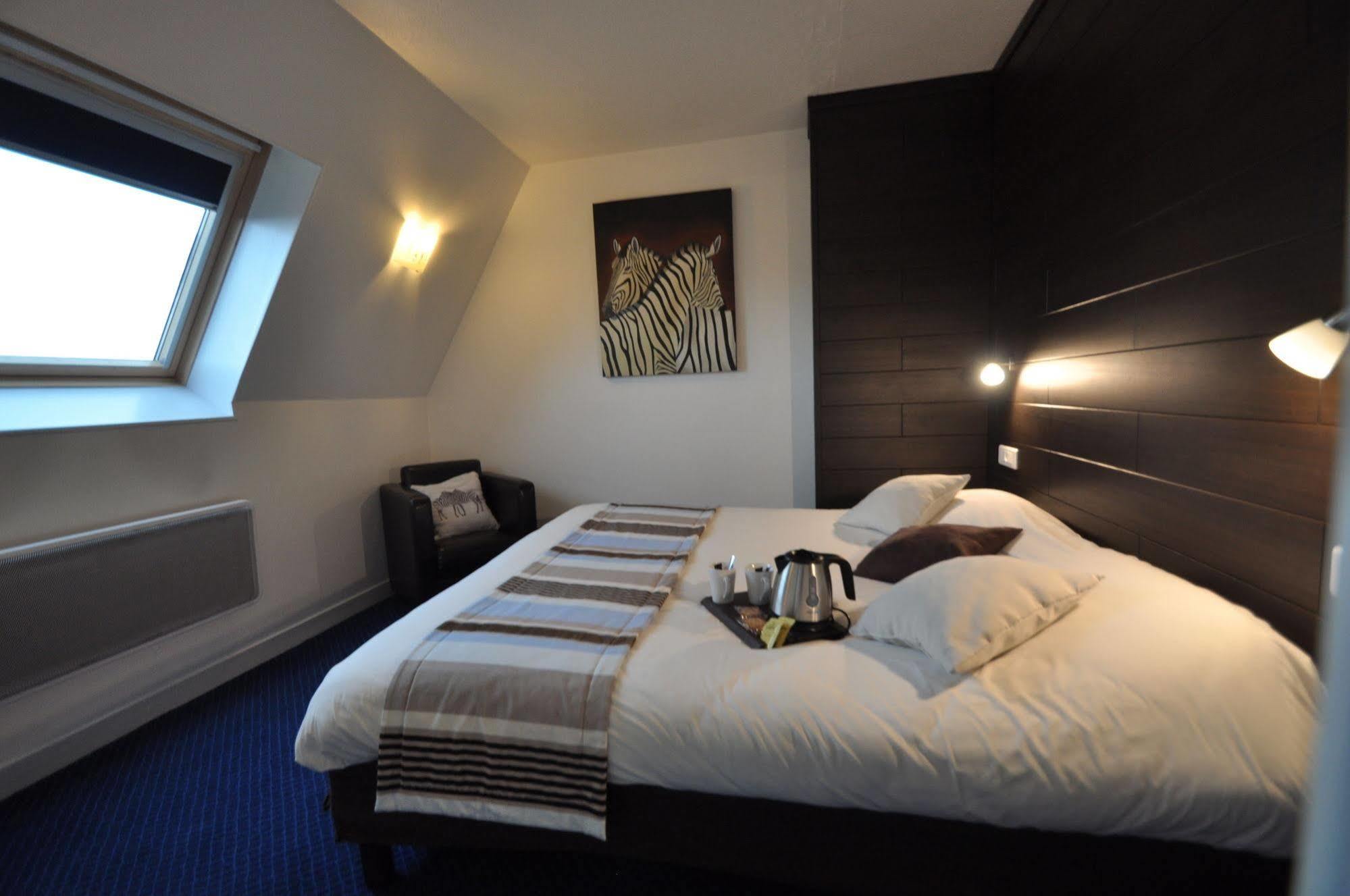 The Originals City, Hotel Du Chateau, Pontivy Esterno foto